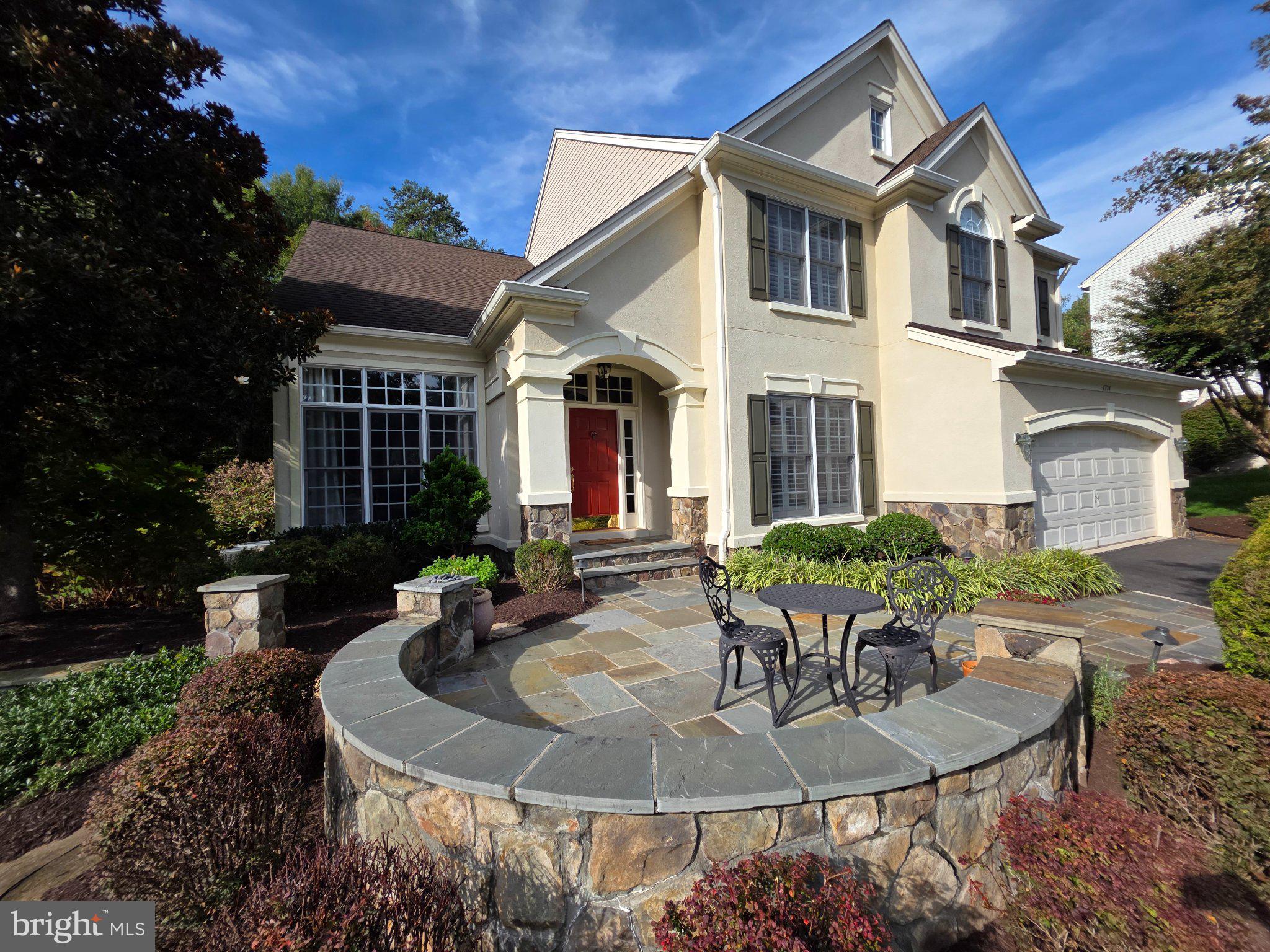 4774 SUN ORCHARD DRIVE