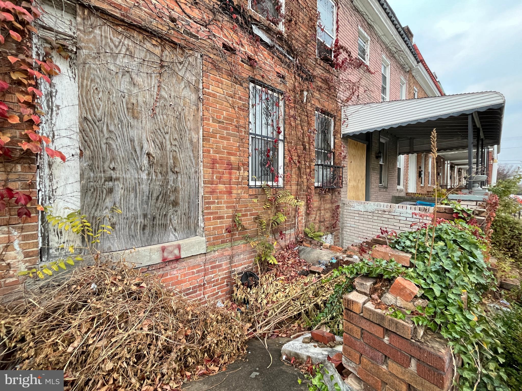 2412 W FRANKLIN STREET