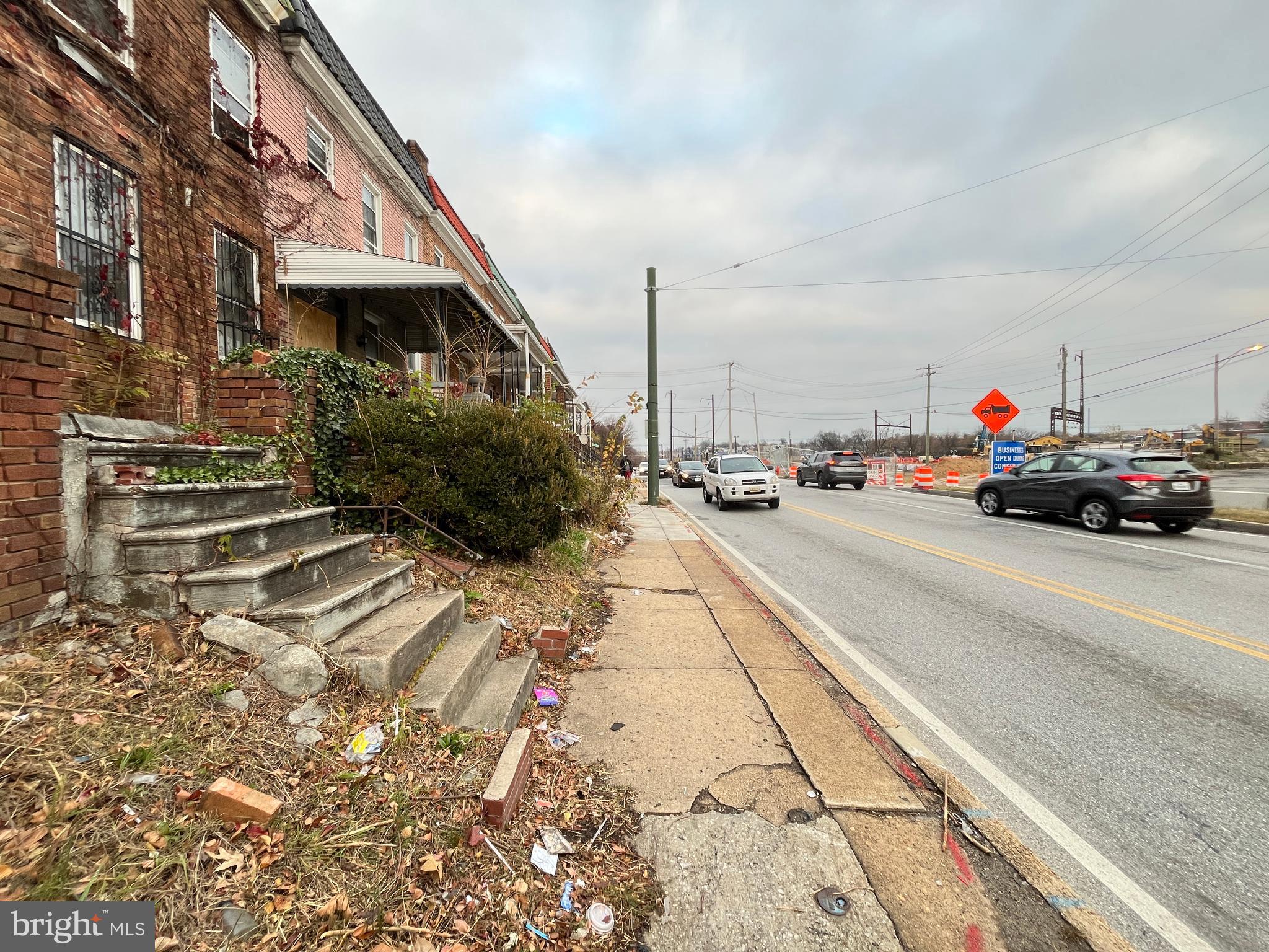 2412 W FRANKLIN STREET