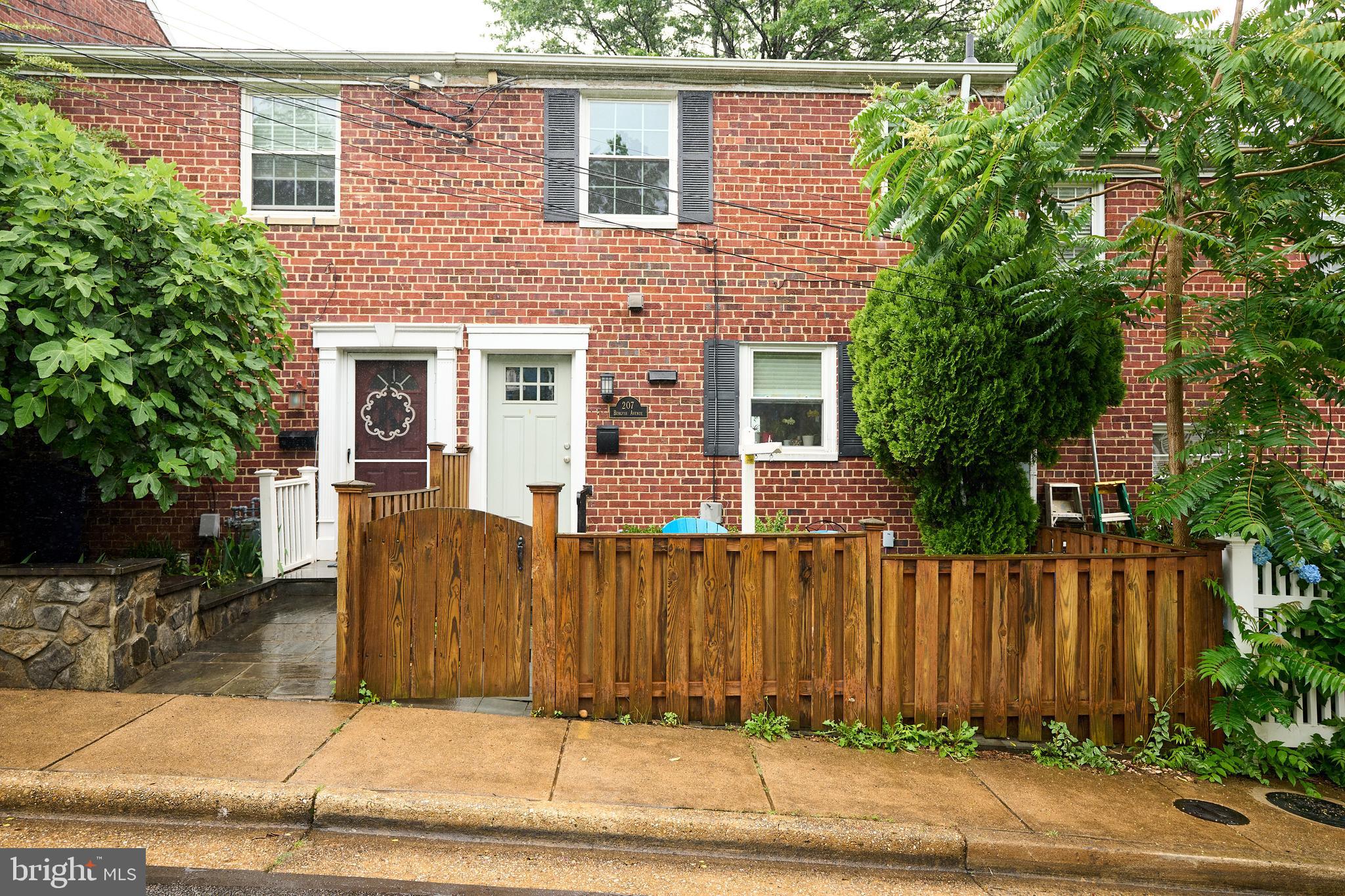 WARWICK VILLAGE - Residential Lease