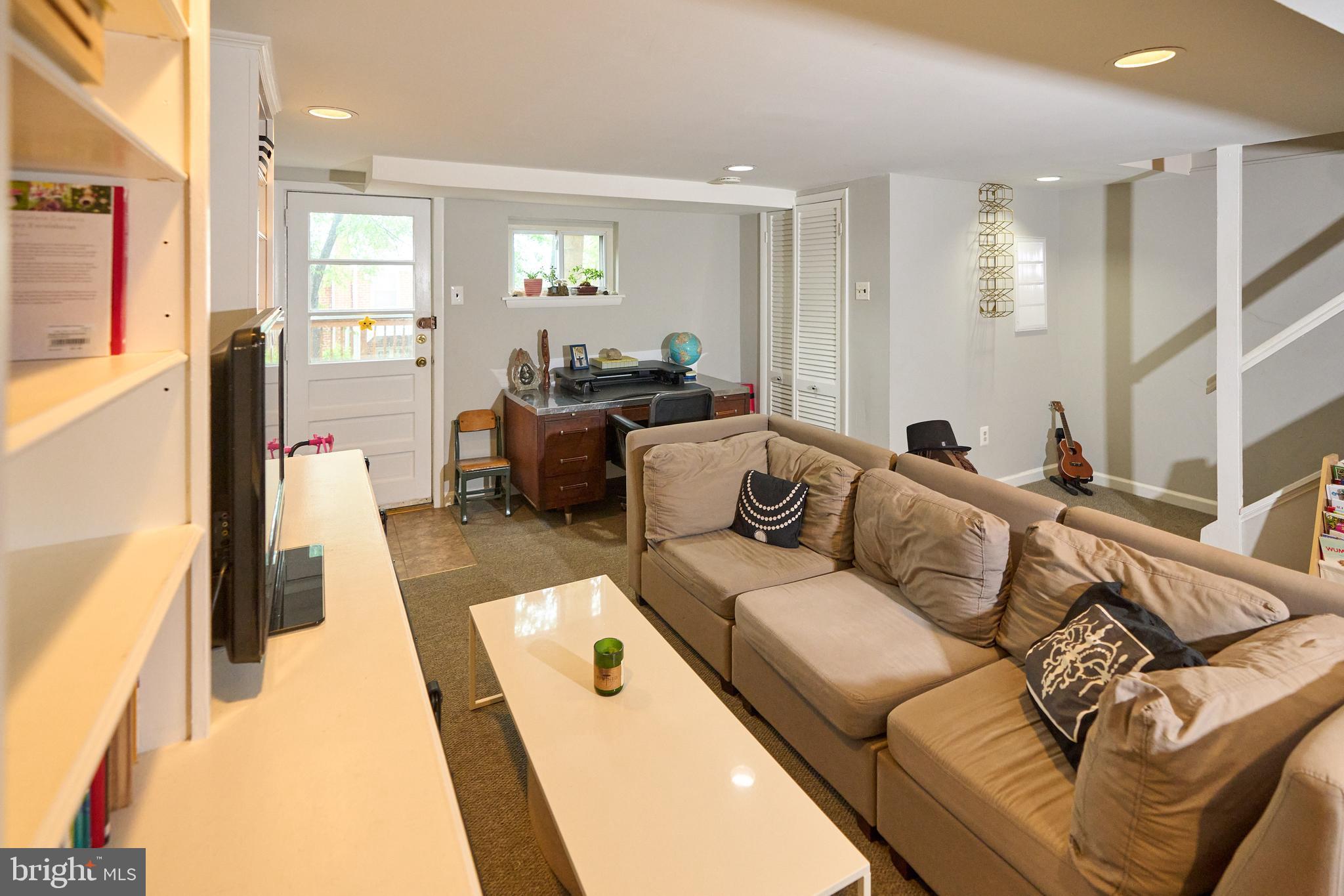 WARWICK VILLAGE - Residential Lease