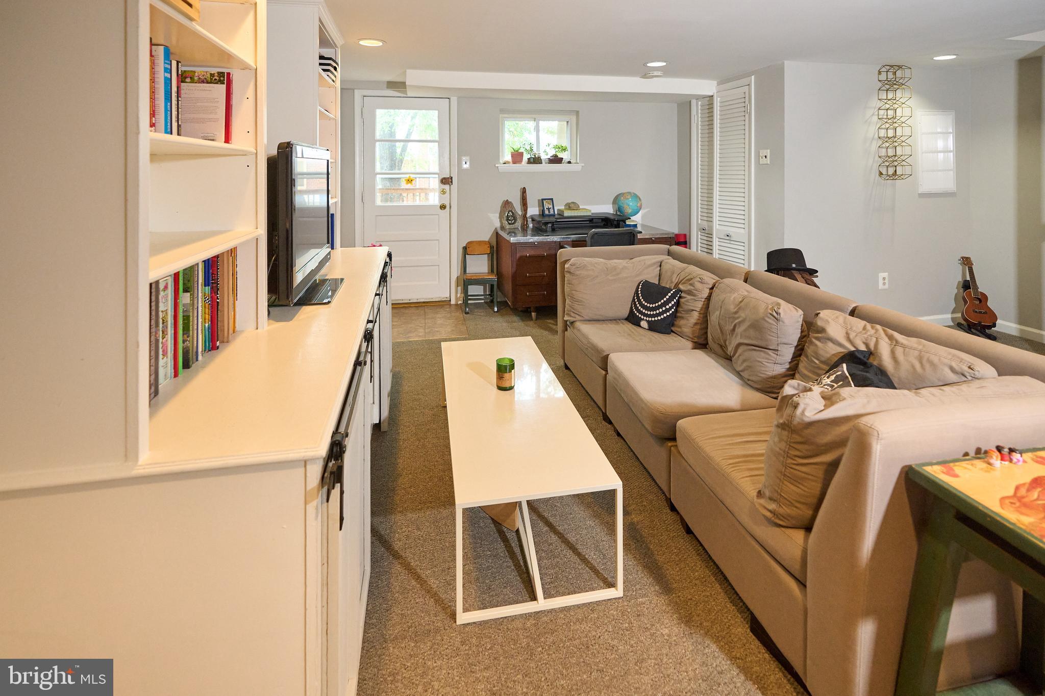 WARWICK VILLAGE - Residential Lease