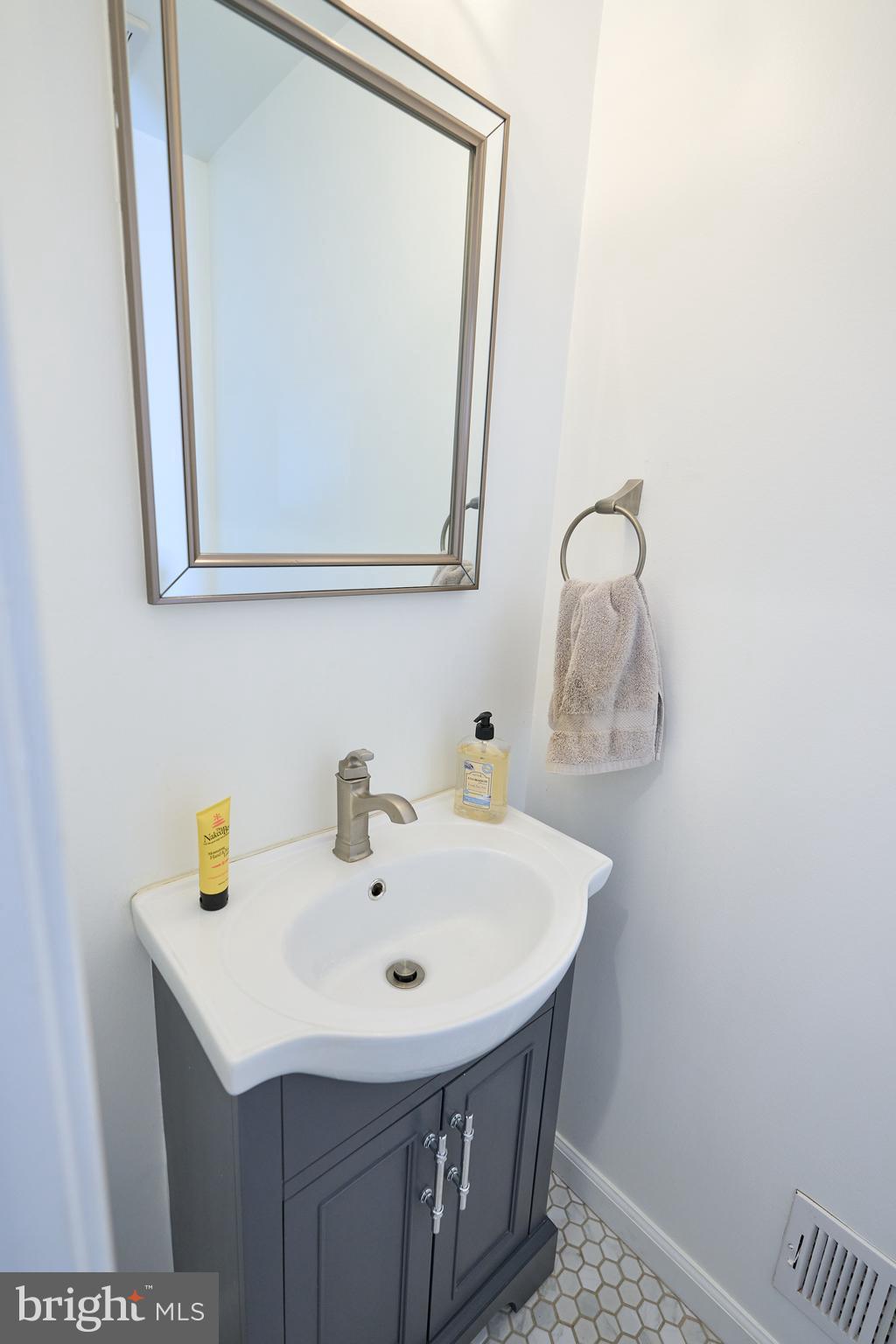 WARWICK VILLAGE - Residential Lease