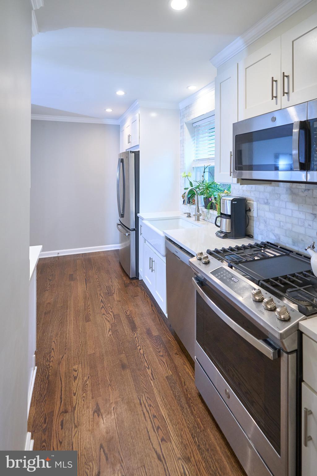 WARWICK VILLAGE - Residential Lease