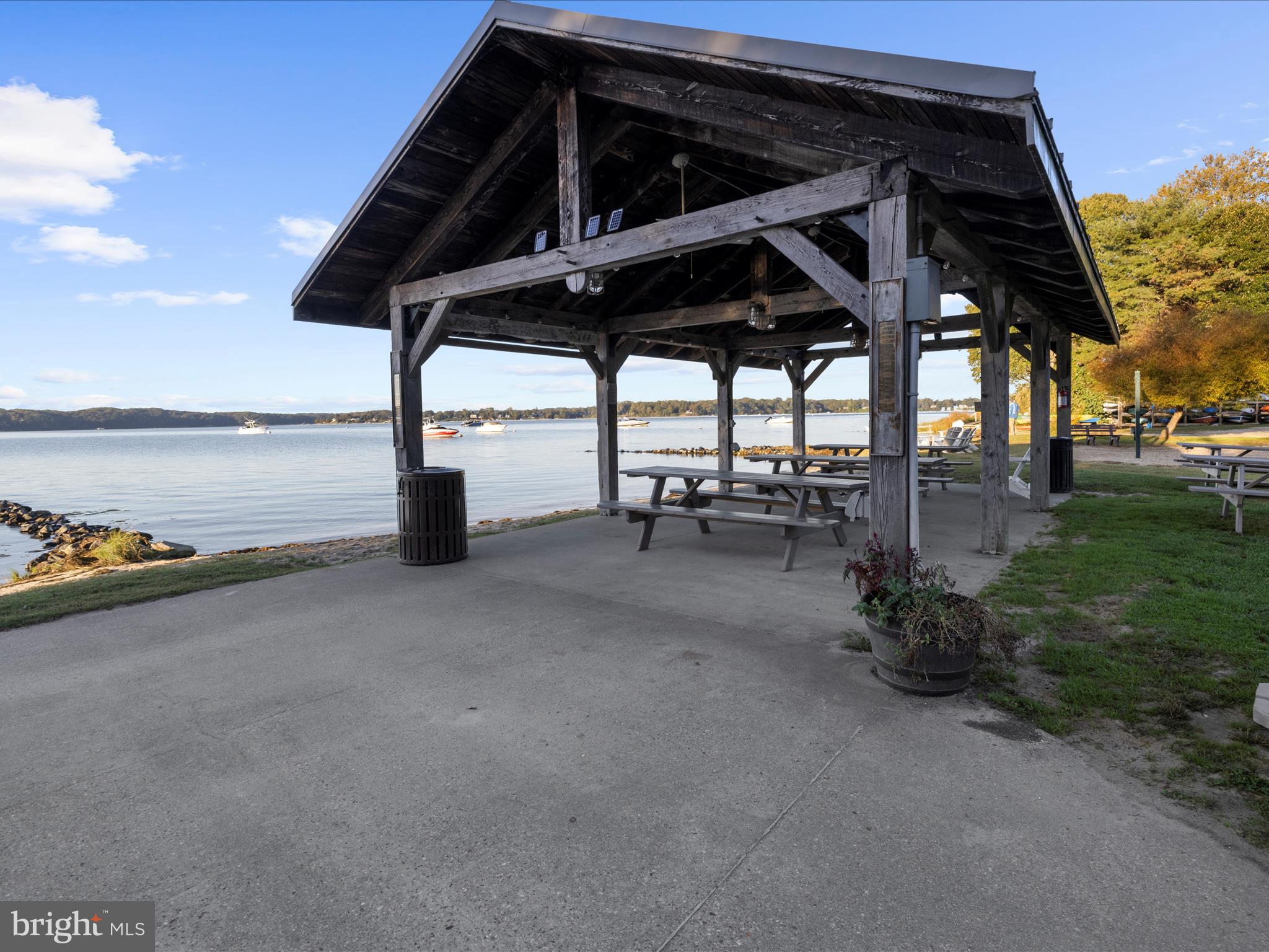 ROUND BAY - Residential