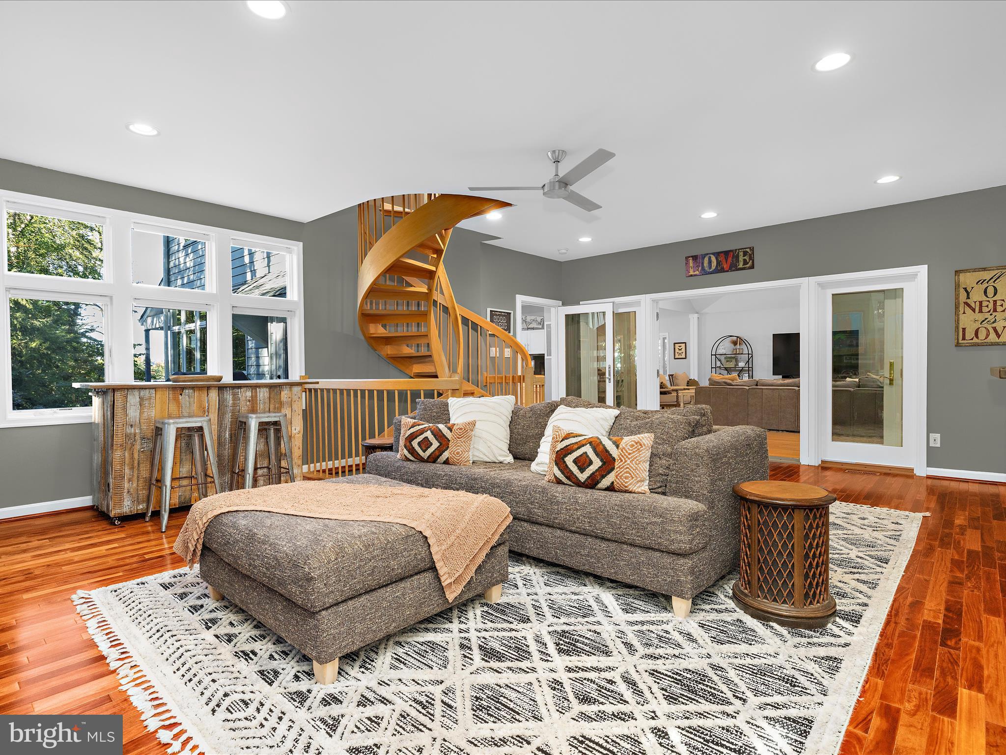 ROUND BAY - Residential