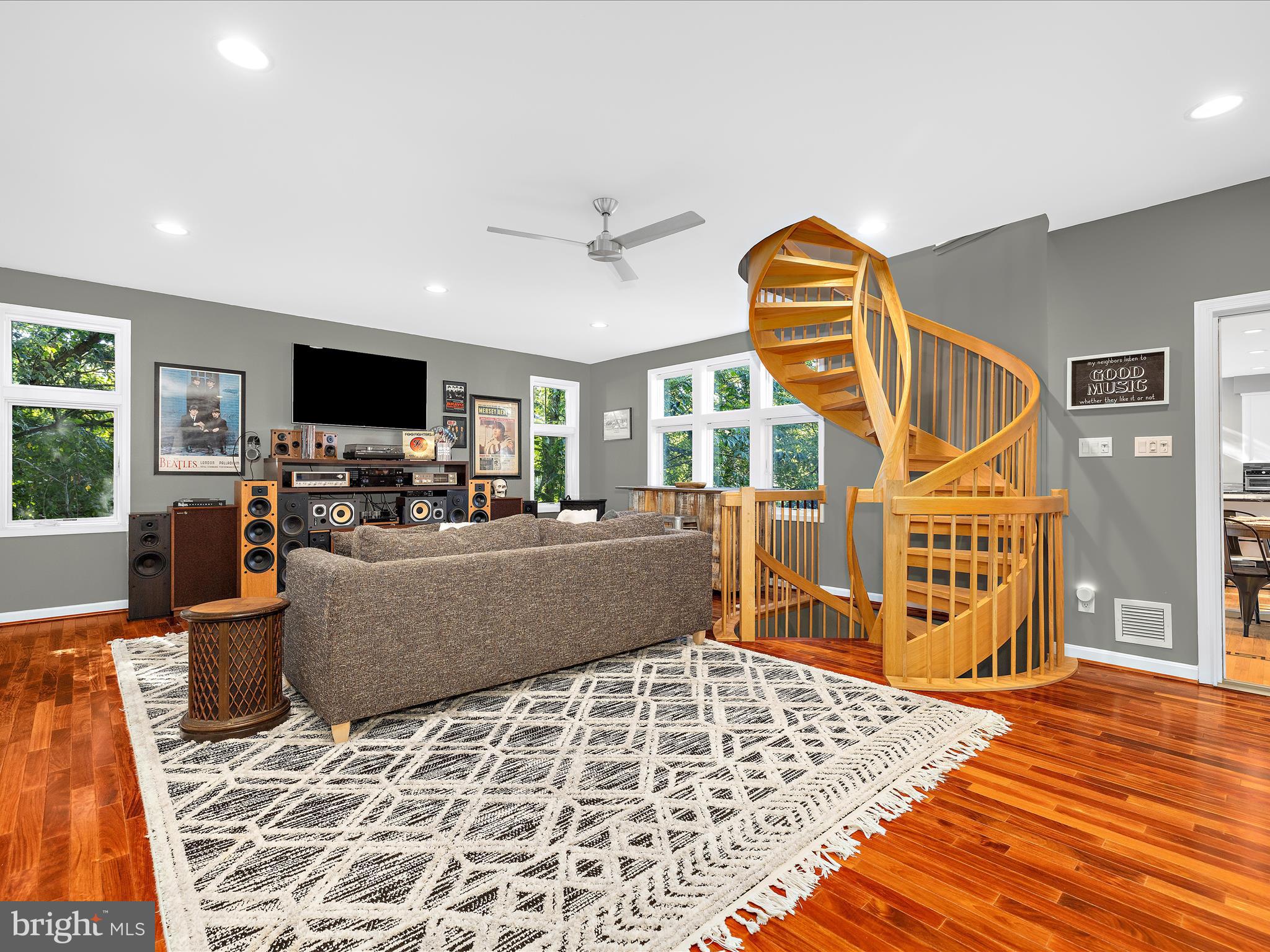 1 RIDOUT ROAD