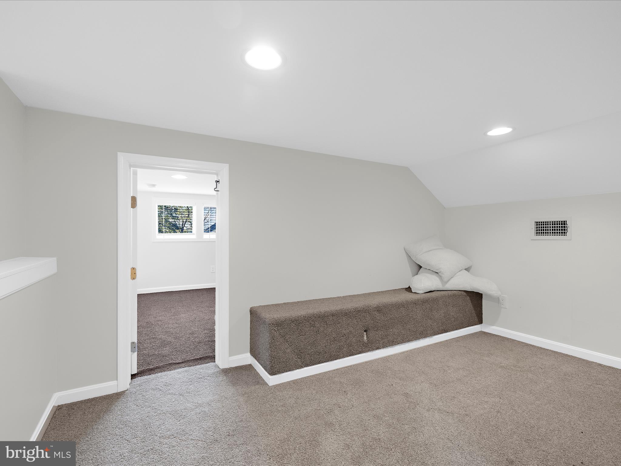 ROUND BAY - Residential