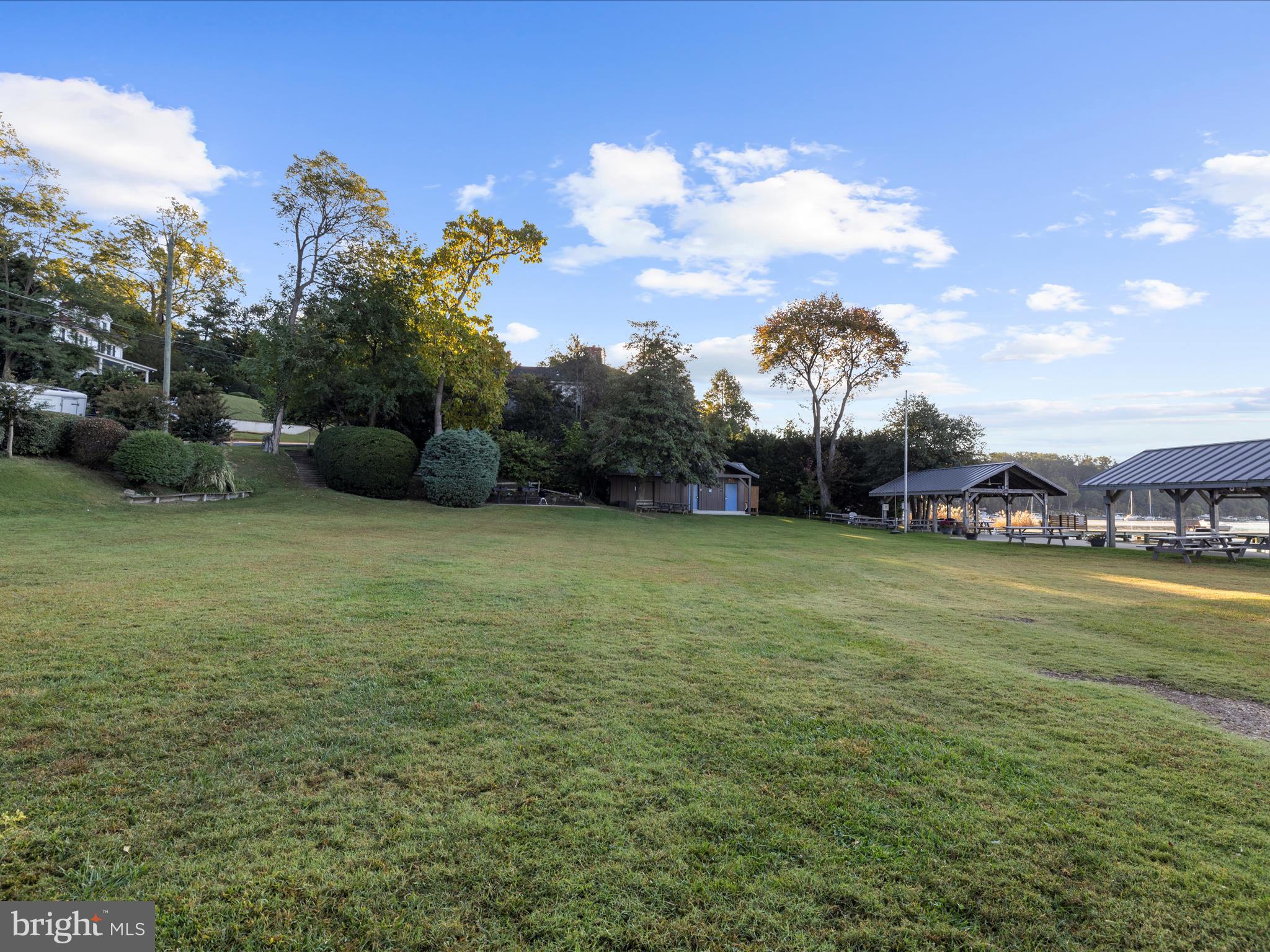 ROUND BAY - Residential