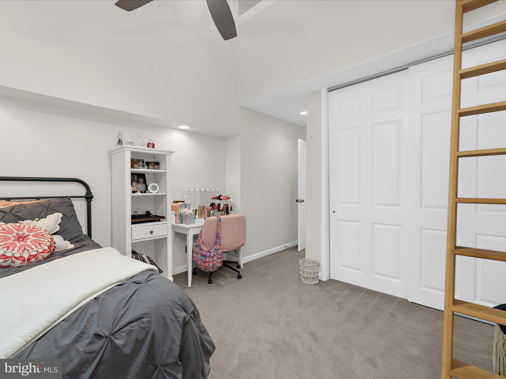 ROUND BAY - Residential