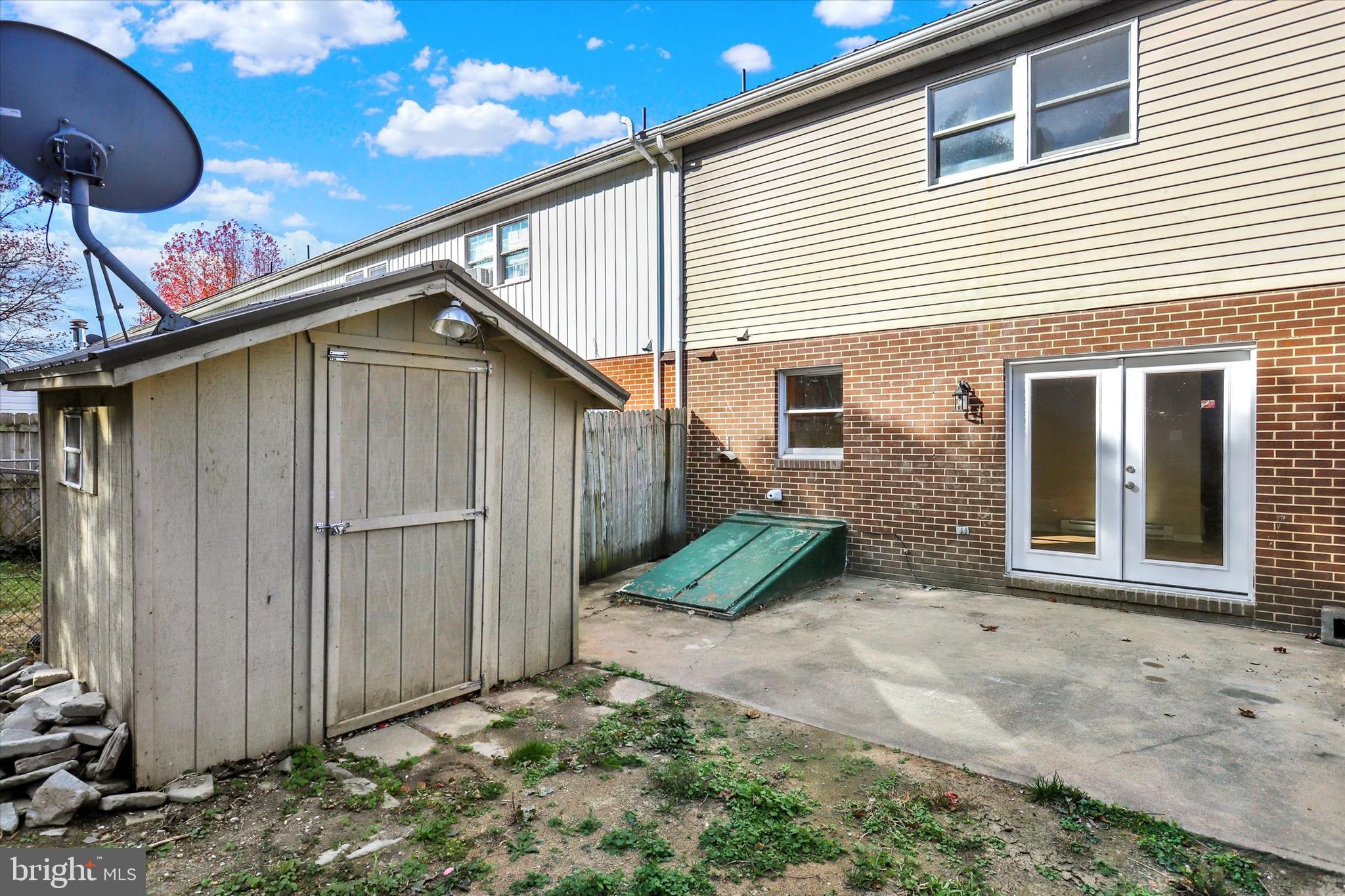 KENSINGTON HEIGHTS - Residential