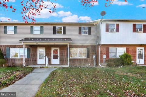 34 SURREY DRIVE CHAMBERSBURG PA 17202