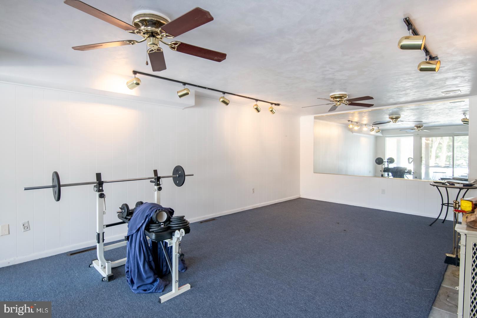 BIRDLAND - Residential