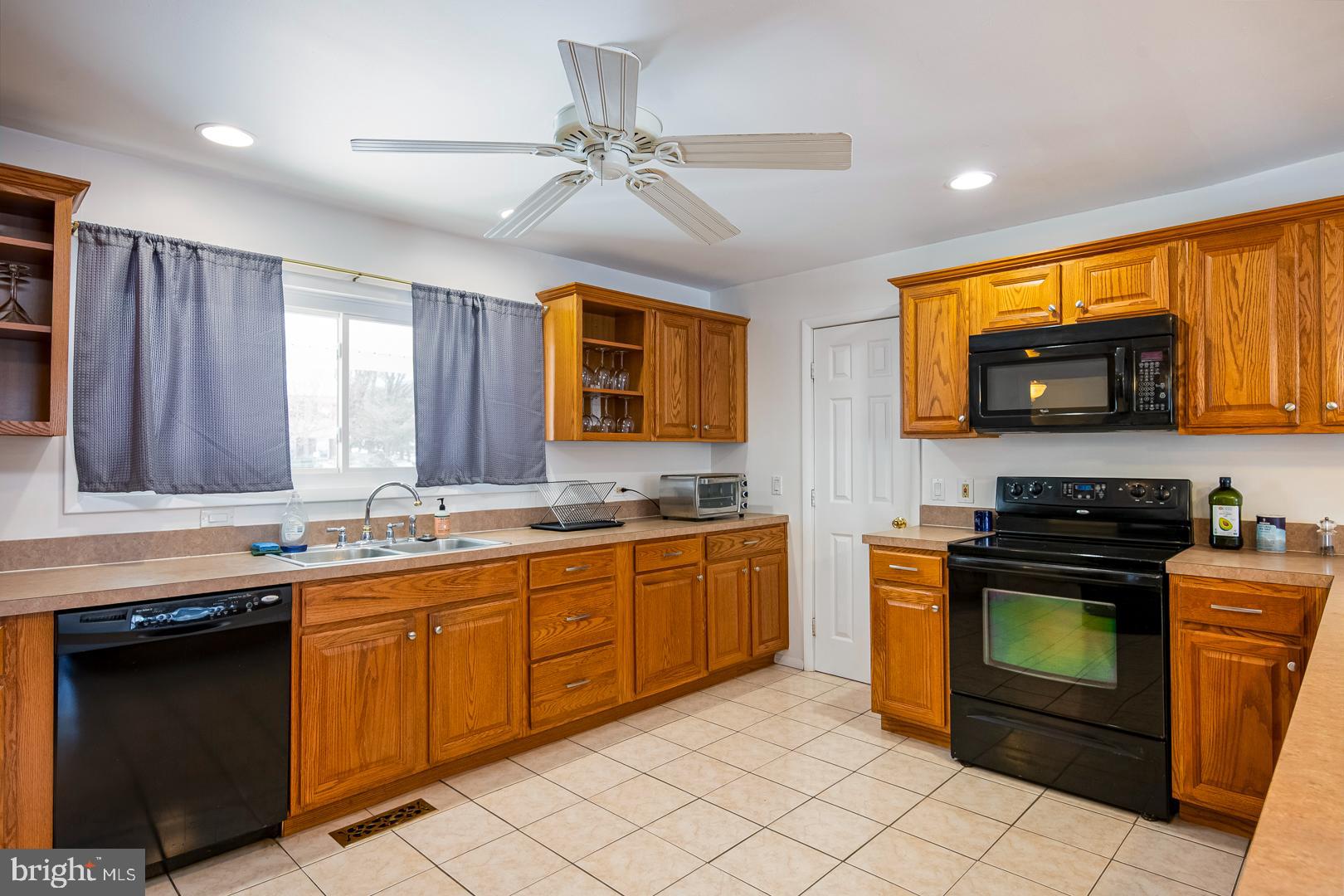 BIRDLAND - Residential