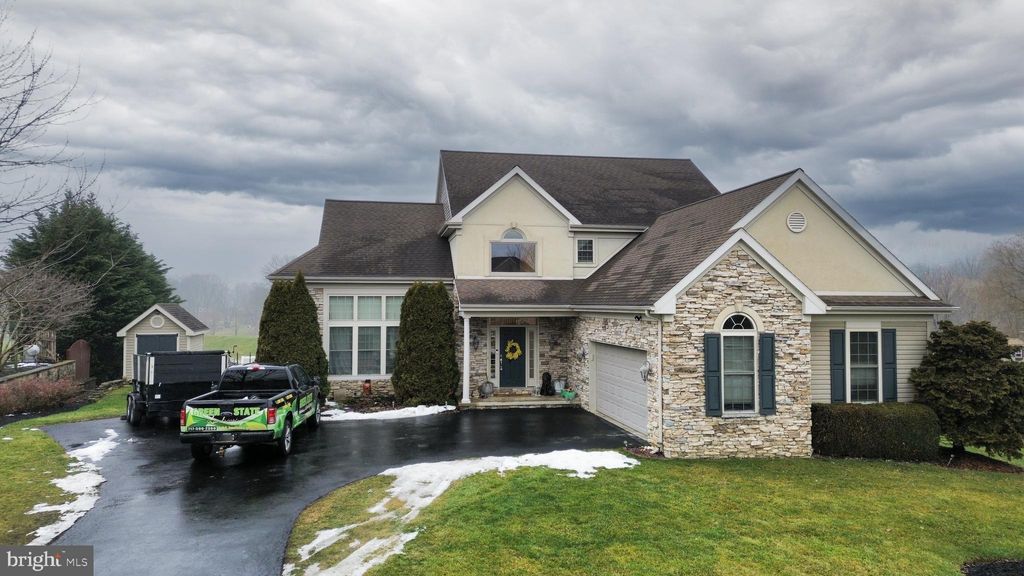 Photo of 117 Farmstead Drive, Lancaster, PA 17603 (MLS # PALA2045748)