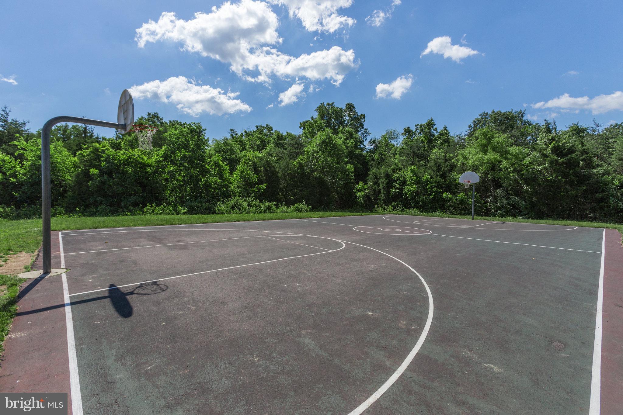 SOUTH RIDING - Residential Lease