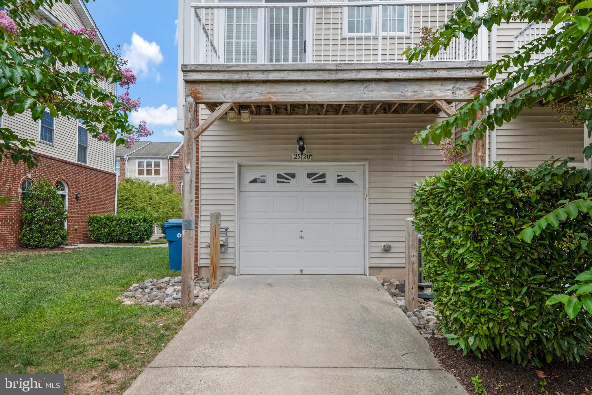 SOUTH RIDING - Residential Lease