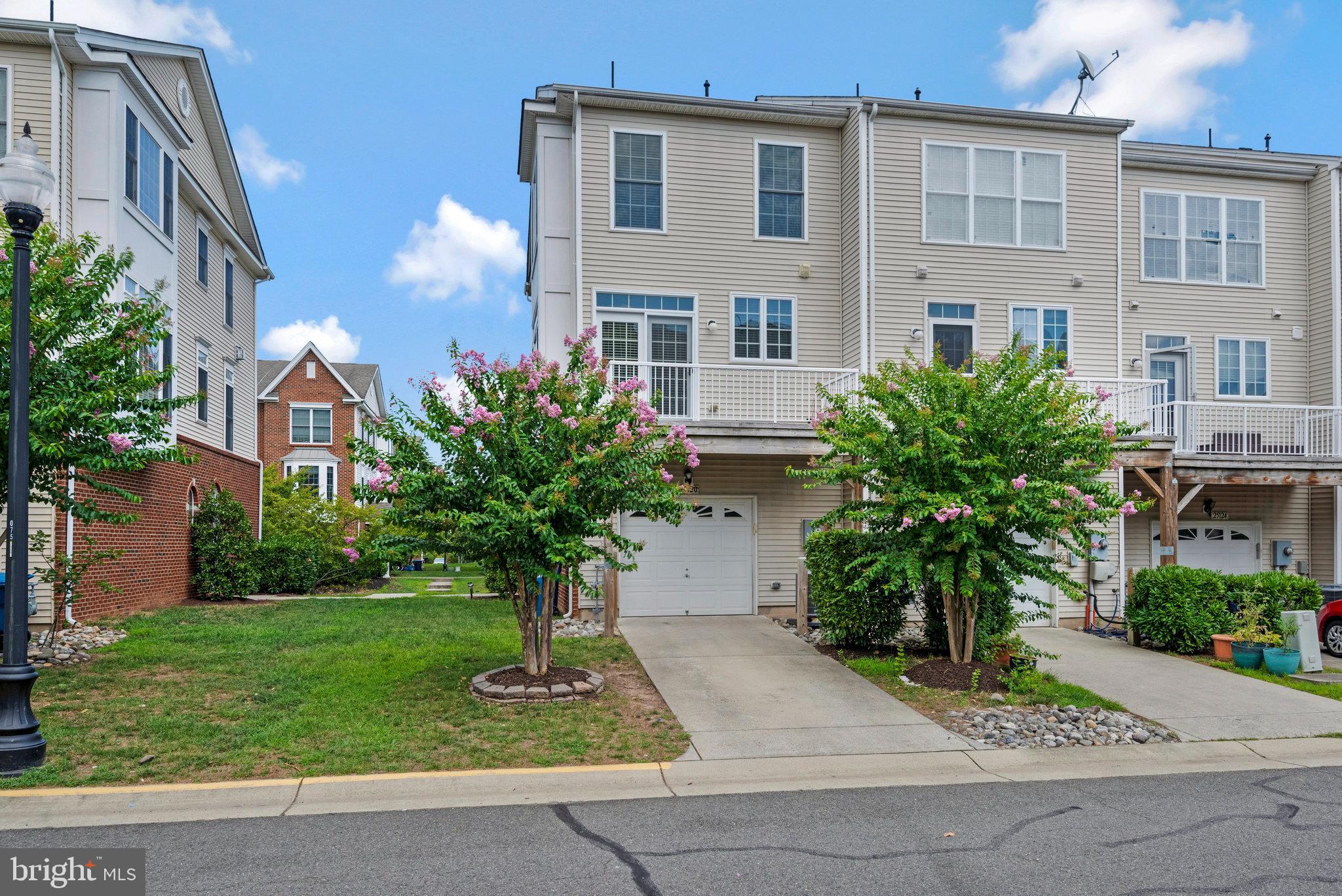 SOUTH RIDING - Residential Lease