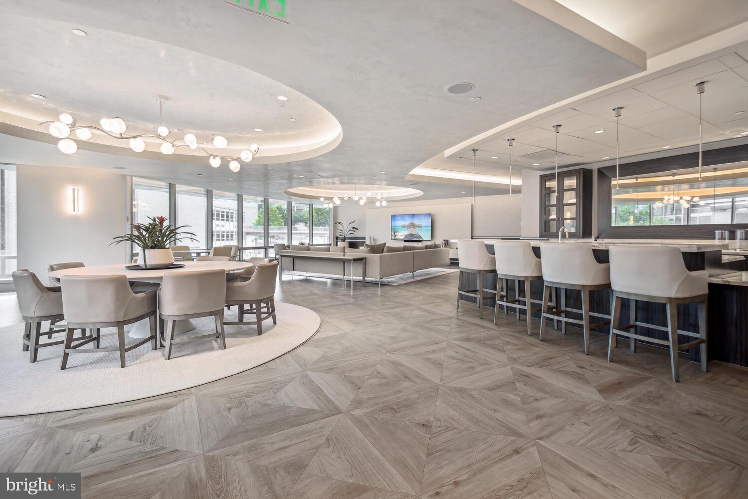 TURNBERRY TOWER - Residential