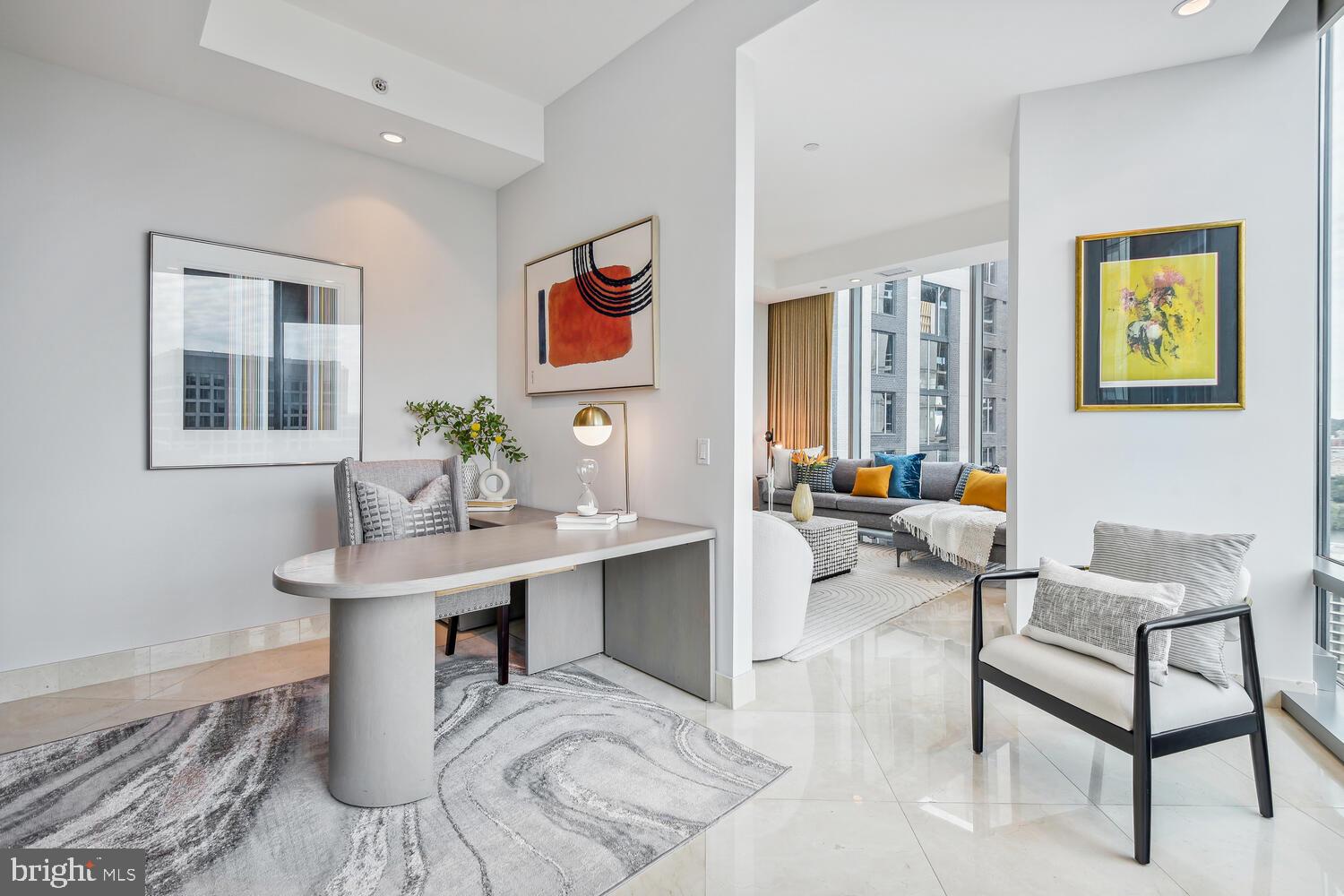 TURNBERRY TOWER - Residential