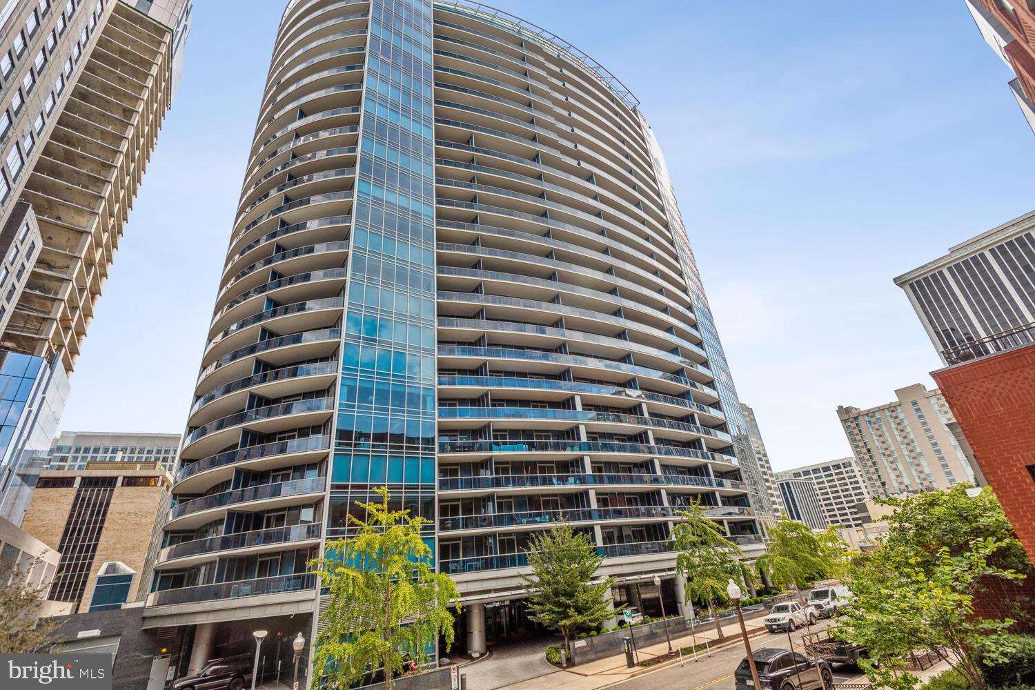 TURNBERRY TOWER - Residential