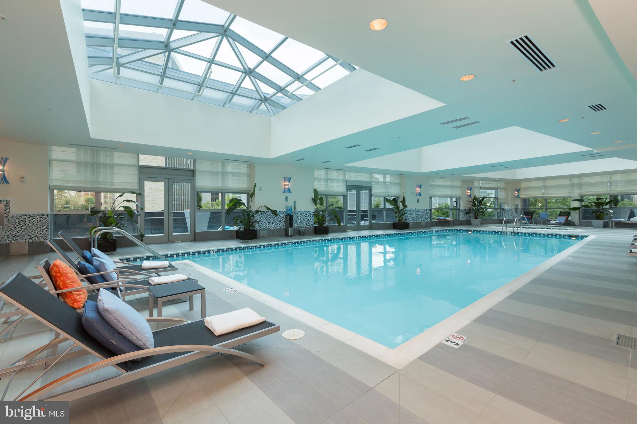 TURNBERRY TOWER - Residential