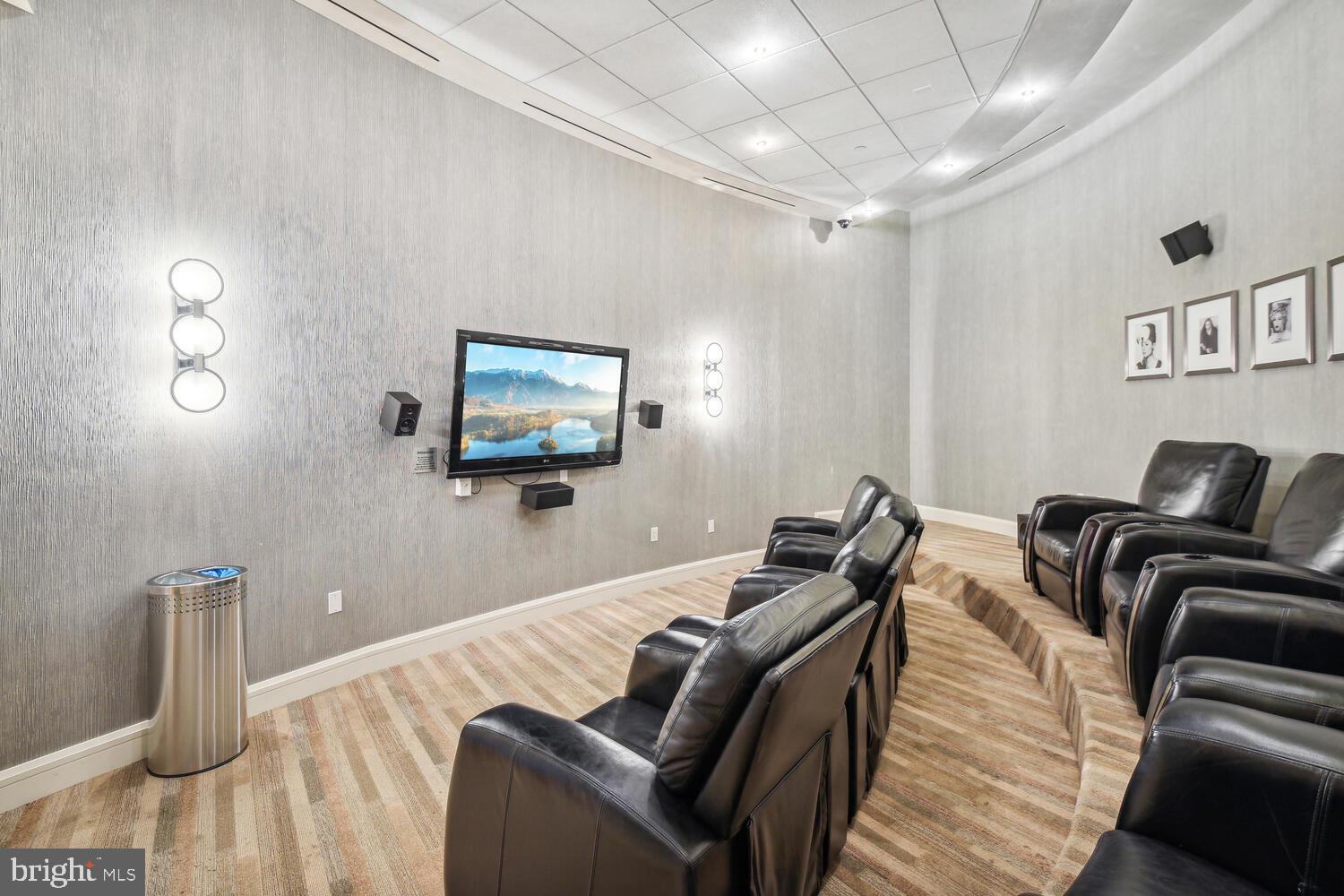 TURNBERRY TOWER - Residential