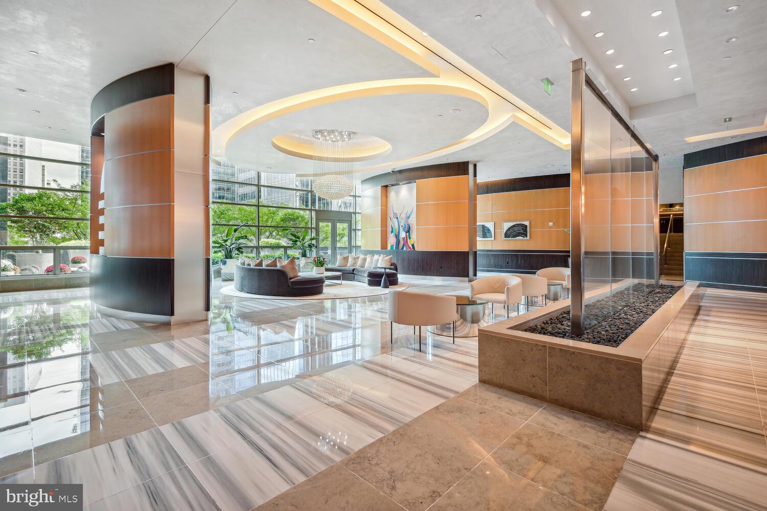 TURNBERRY TOWER - Residential