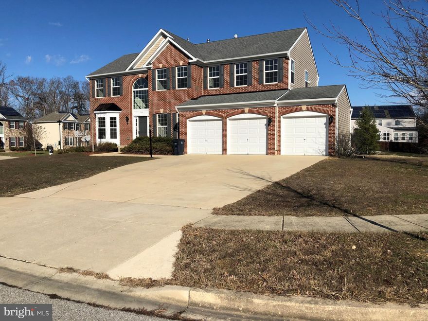 AGENTS 10 PLUS*****3456 FIN SQFT-  STUNNING  LARGE RENOVATED SINGLE FAMILY HOME WITH  THREE FULLY FINISHED LEVELS - THREE CAR GARAGES - LARGE DRIVEWAY - FIVE BEDROOM- THREE FULL BATHROOM- ONE HALTH BATH- MASTER BEDROOM WITH JACUZZI AND FIREPLACES INCLUDE SITTING ROOM -DINING ROOM - OFFICE ROOM- LIVING ROOM- FAMILY ROOM WITH FIREPLACE- OFFICE ROOM-  LARGE SUN  ROOM- BIG  KITCHEN -  NEW AMPLIANCES- GRANITE COUNTERTOP DINING ROOM- FIRE PLACES- NEW LIGHTS- RESSET LIGHTS - NEW DECK- NEW CARPET- NEW FLLORS- FRESH NEW PAINT THROUGHOUT.- VERY NICE CUL- DE- SAC LOCATION- CLOSE TO SHOPING CENTER -  RESTAURANTS - NATURE TREES - MAYOR ROUTES -  TWUENTY FIVE  MINUTES AWAY FROM  WASHINGTON DC AND SON ON!!! HOUSE IS READY TO MOVE IN !!!