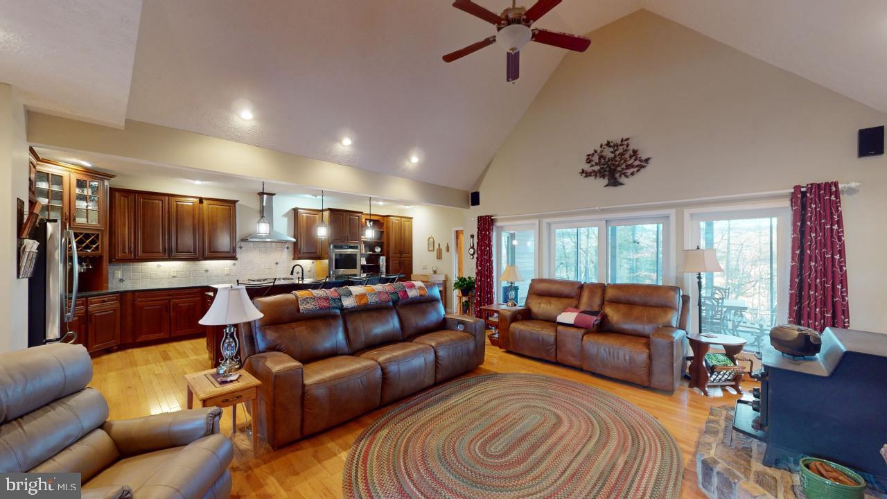 CRESCENT CROSSING - Residential