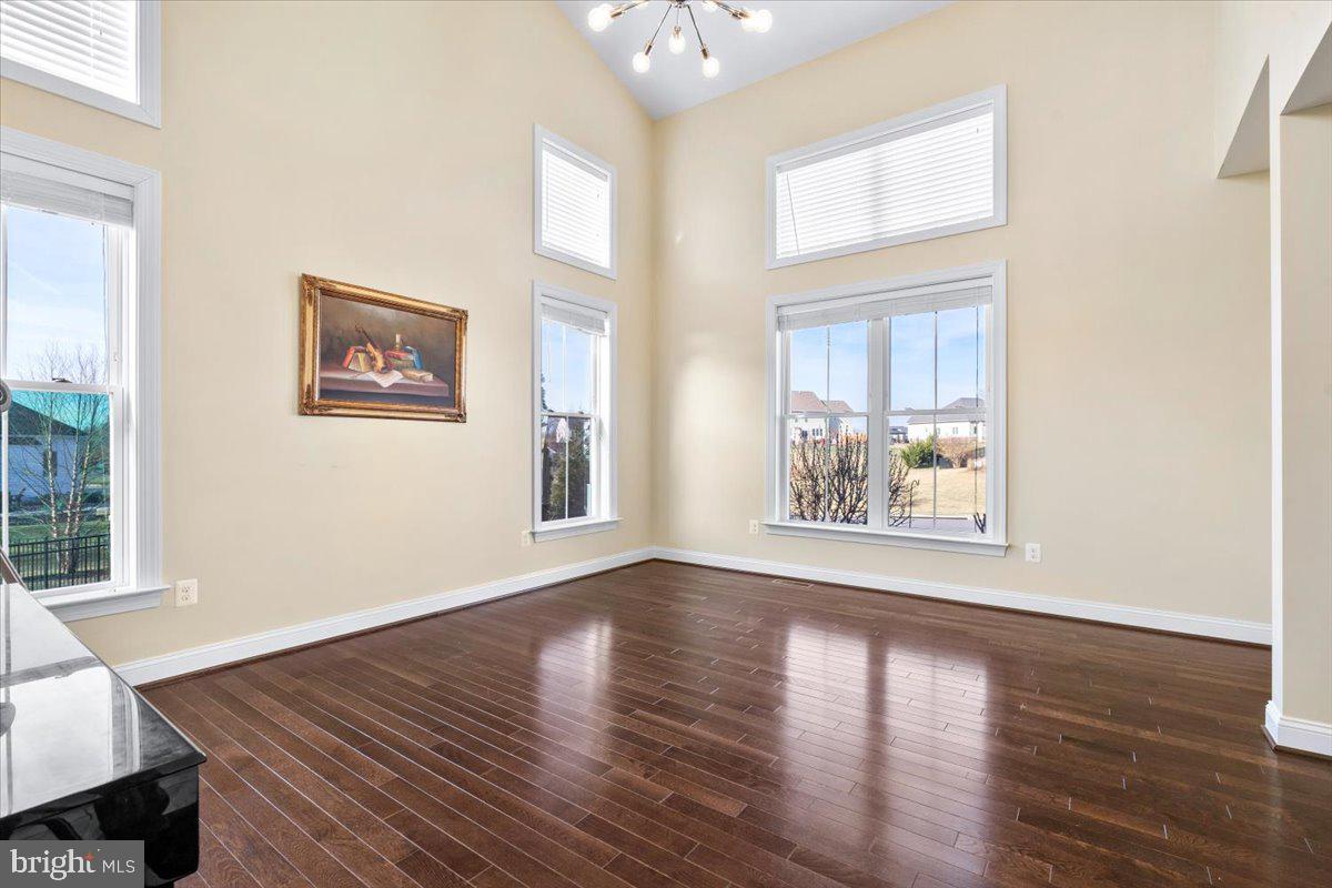 ROYAL OAKS - Residential