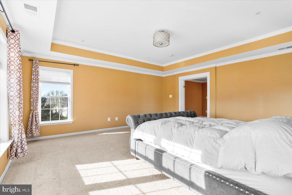 ROYAL OAKS - Residential