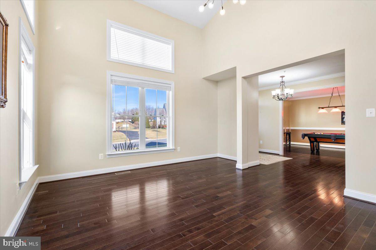 ROYAL OAKS - Residential