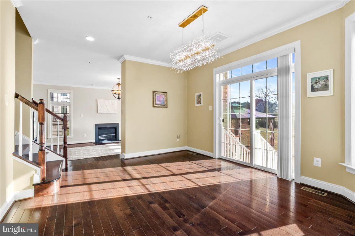 ROYAL OAKS - Residential