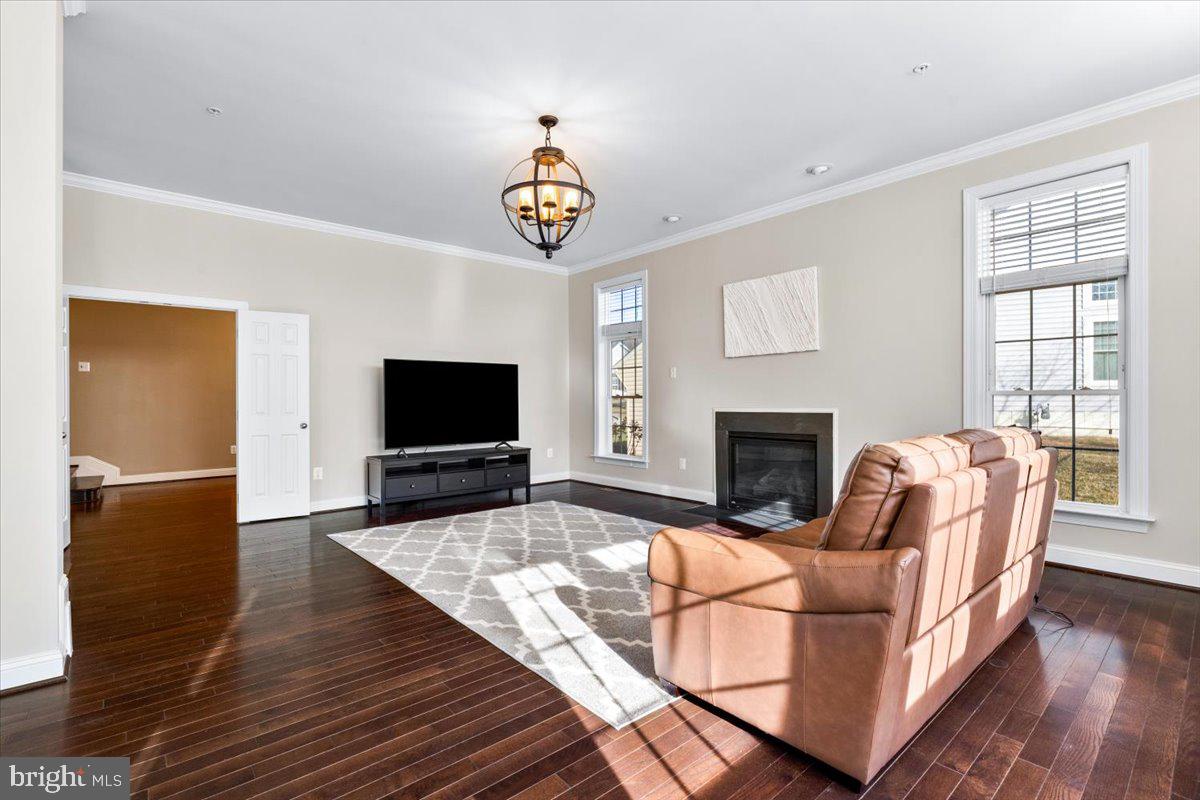 ROYAL OAKS - Residential