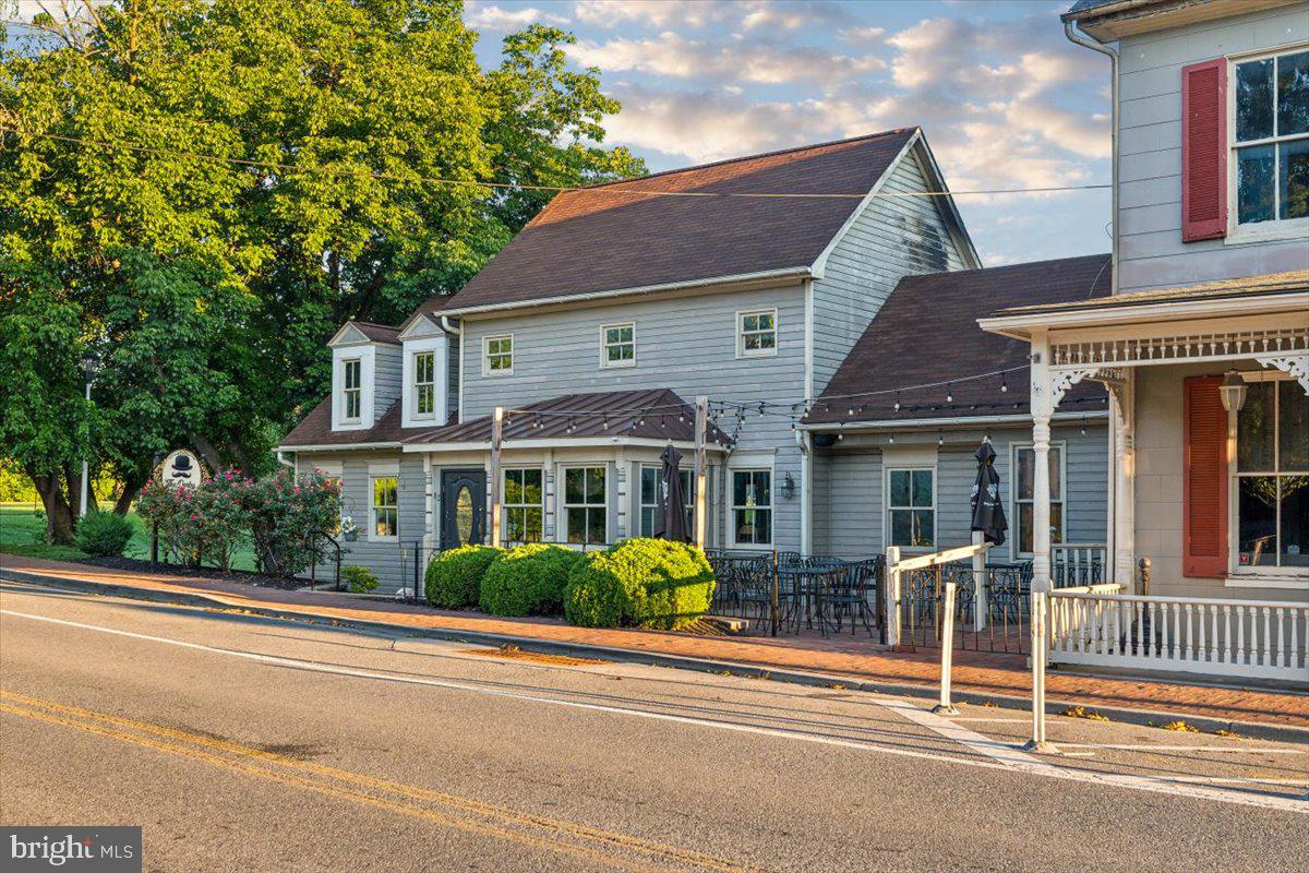 ROYAL OAKS - Residential