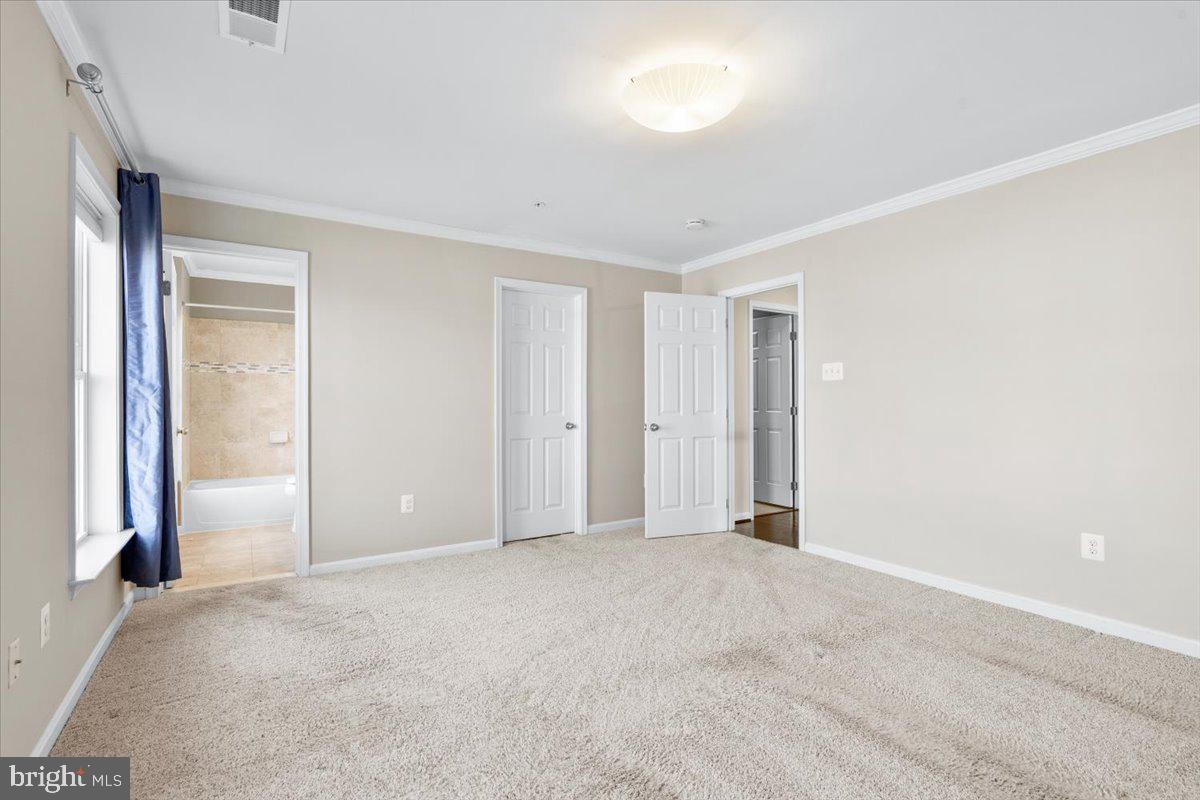 ROYAL OAKS - Residential