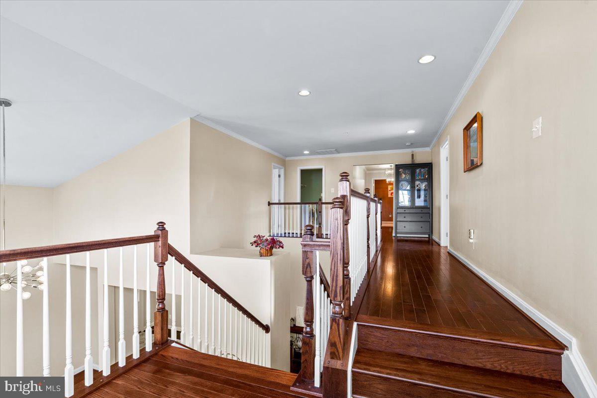 ROYAL OAKS - Residential