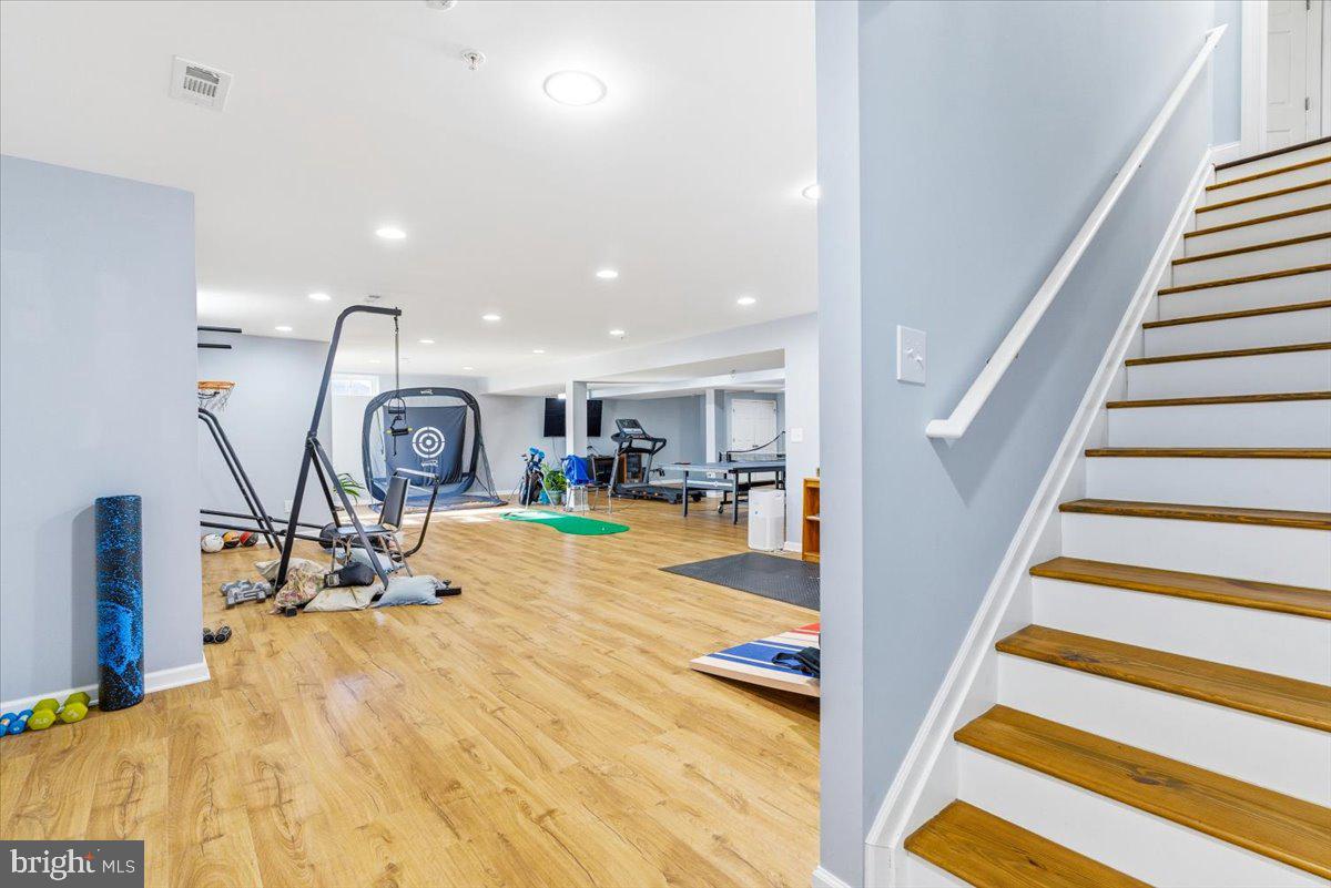 ROYAL OAKS - Residential