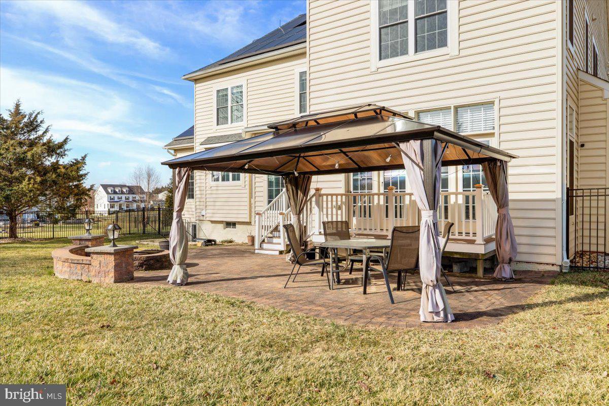 ROYAL OAKS - Residential