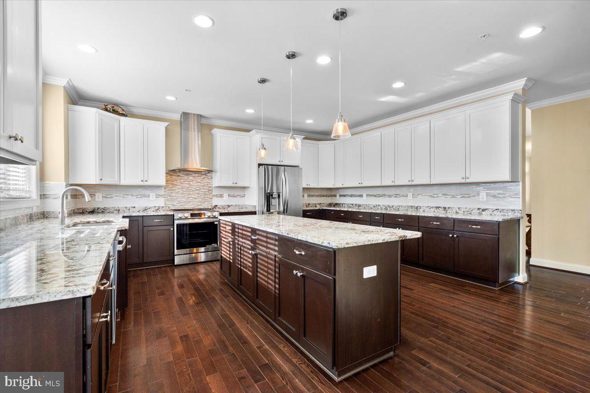 ROYAL OAKS - Residential