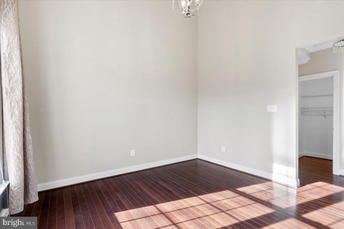 ROYAL OAKS - Residential