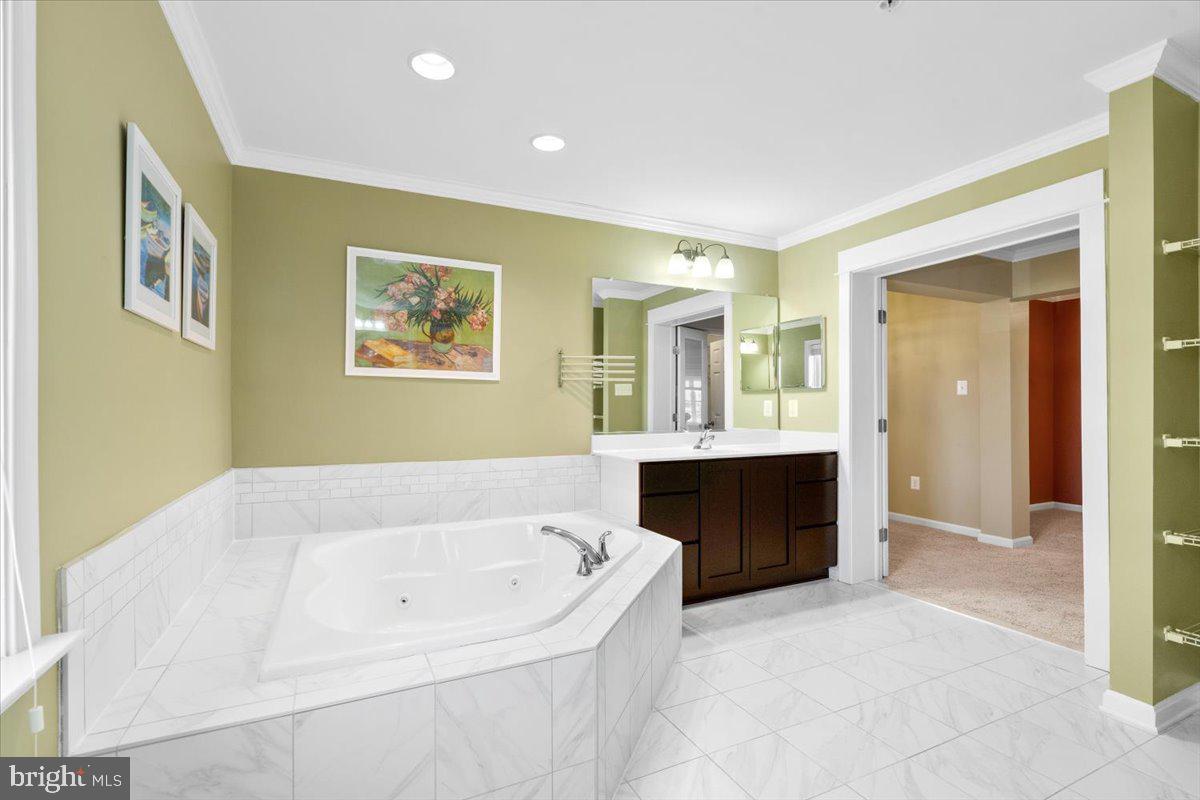 ROYAL OAKS - Residential