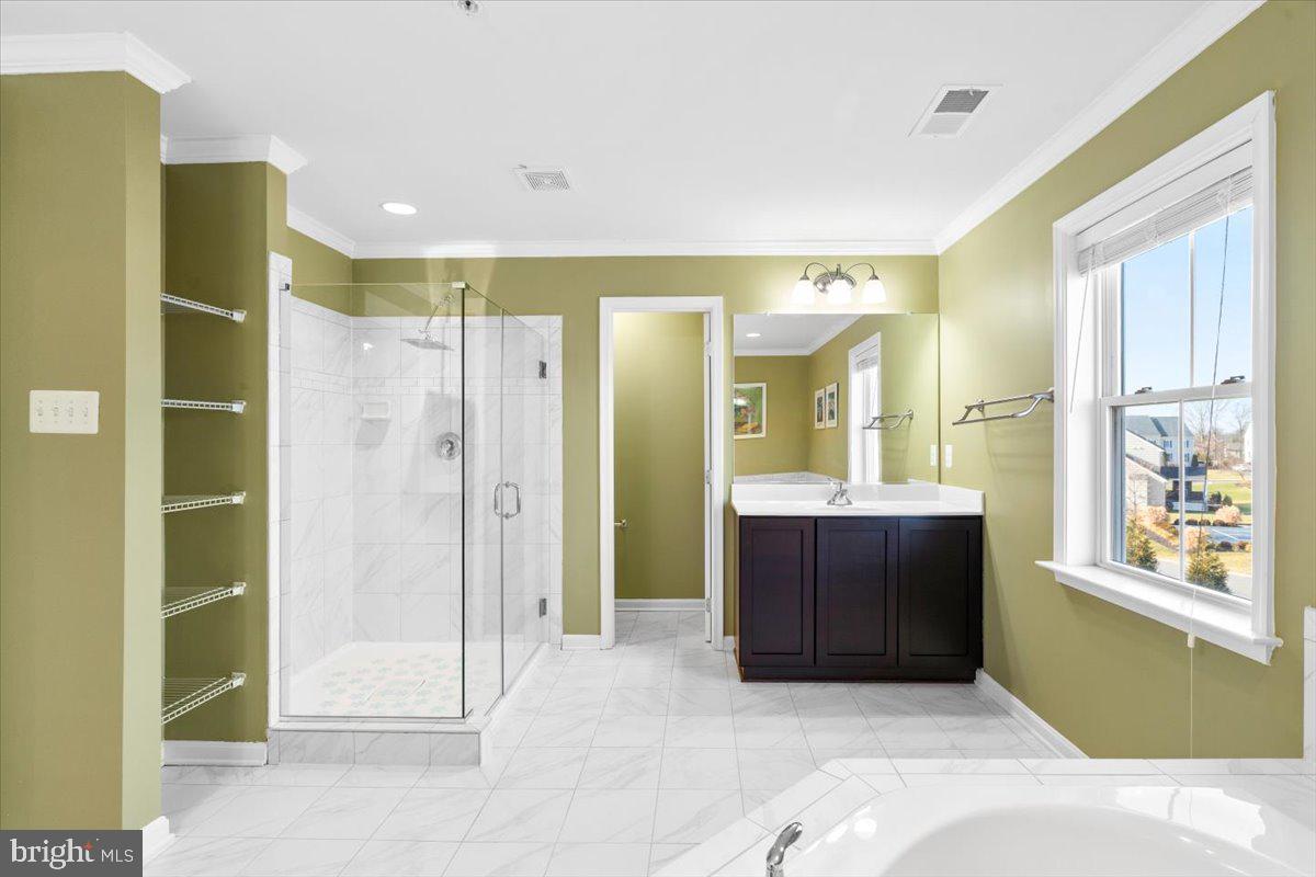 ROYAL OAKS - Residential