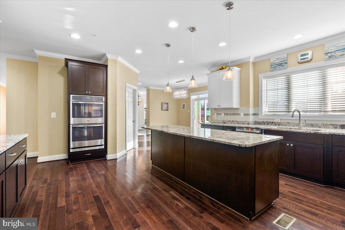 ROYAL OAKS - Residential