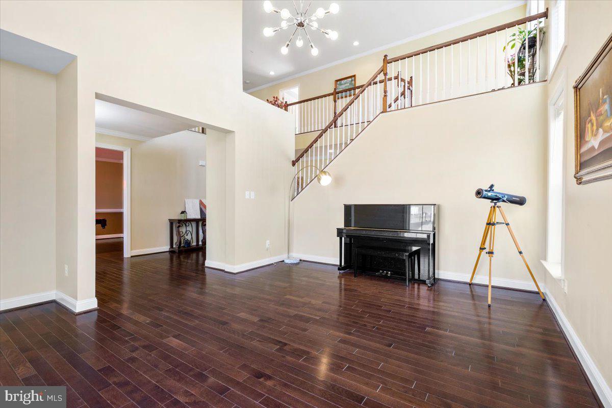 ROYAL OAKS - Residential