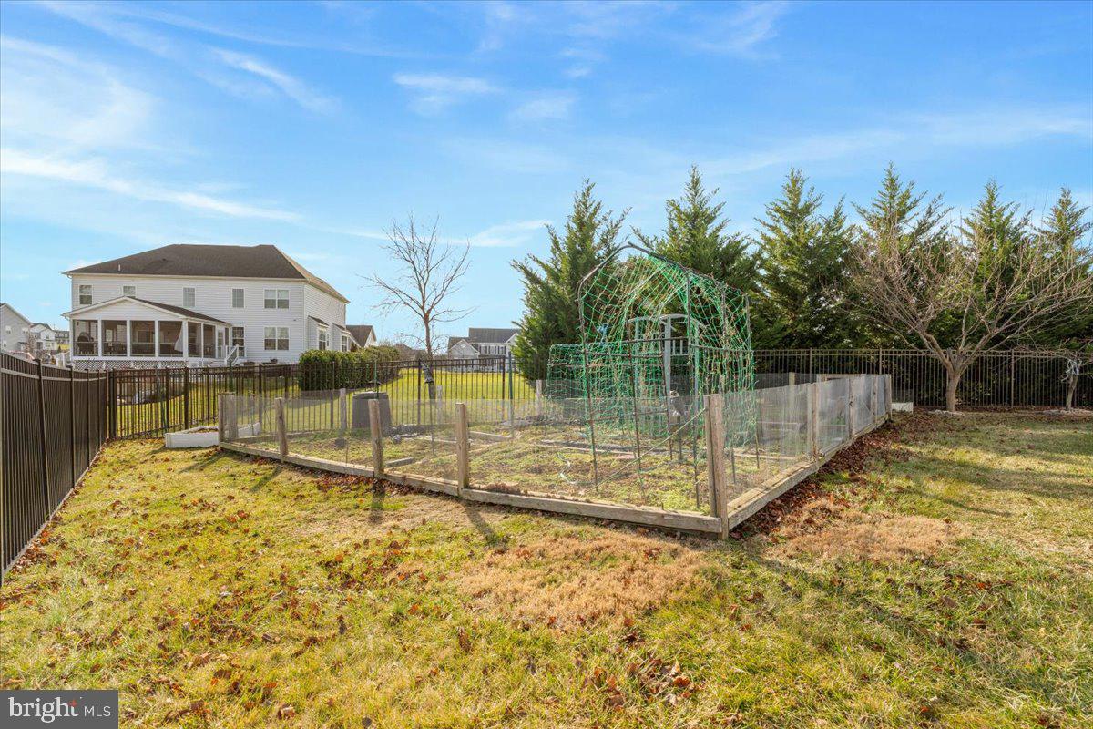 ROYAL OAKS - Residential