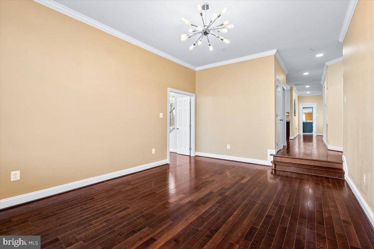 ROYAL OAKS - Residential