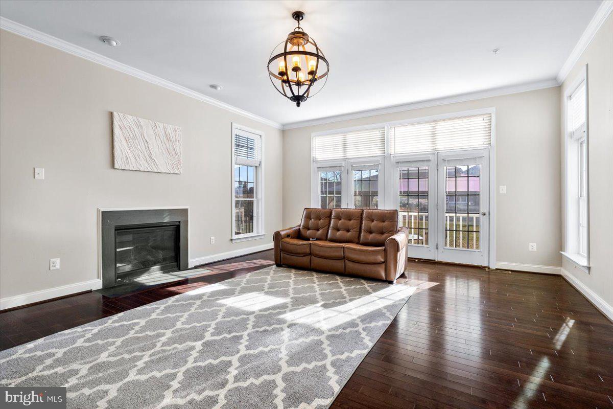 ROYAL OAKS - Residential