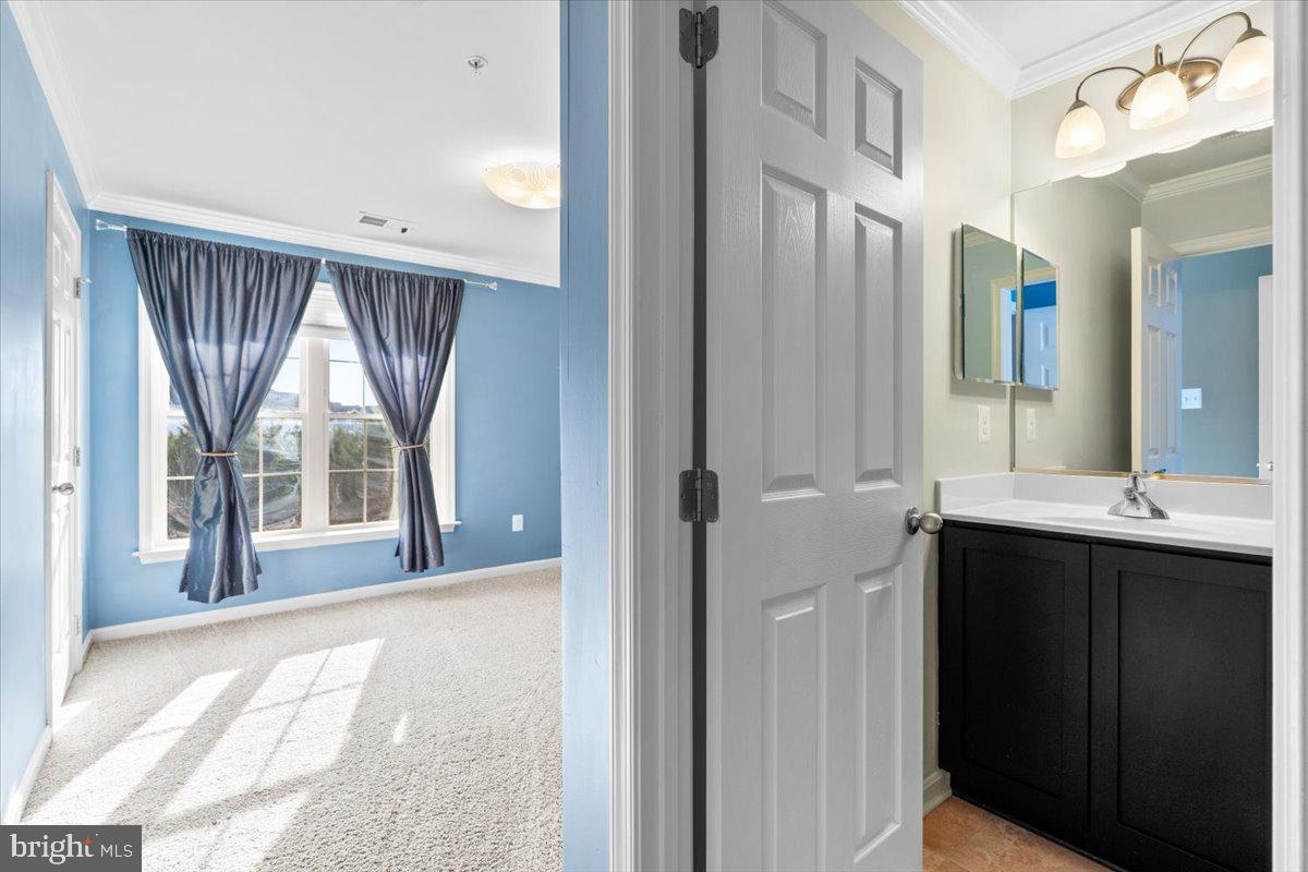 ROYAL OAKS - Residential